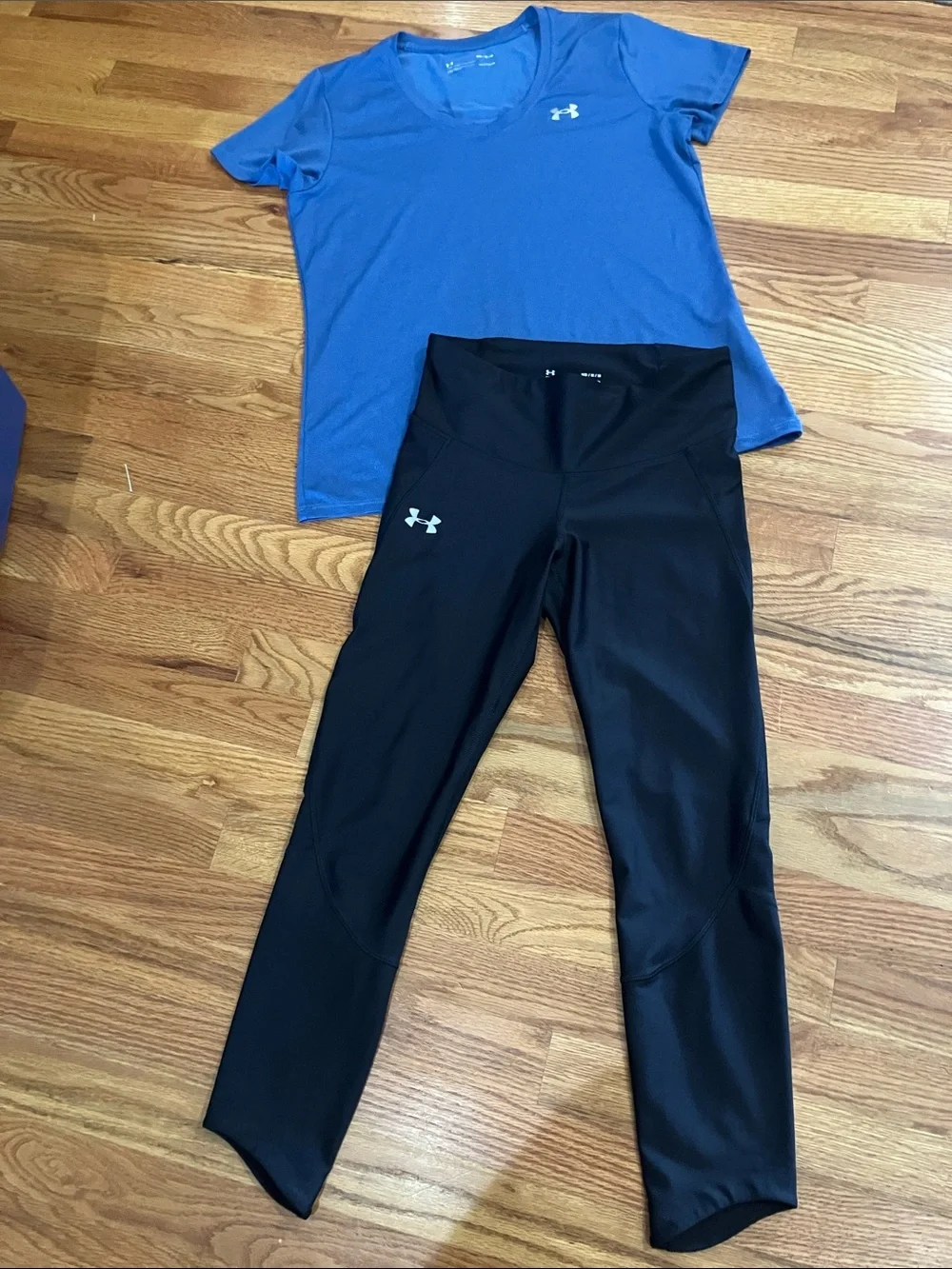Under Armour Blue Short Sleeve Tee with Black Performance Leggings Sz M EUC